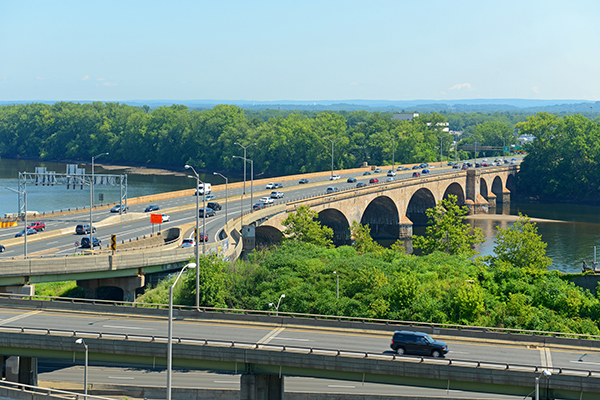 View of a CT highway and ongoing traffic.